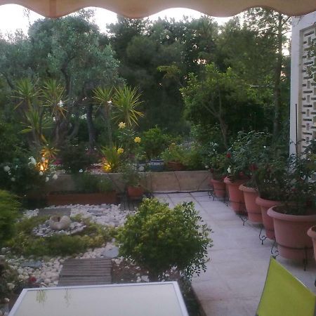 Comfortable Garden Apt Near Vouliagmeni Beach Athens Ngoại thất bức ảnh
