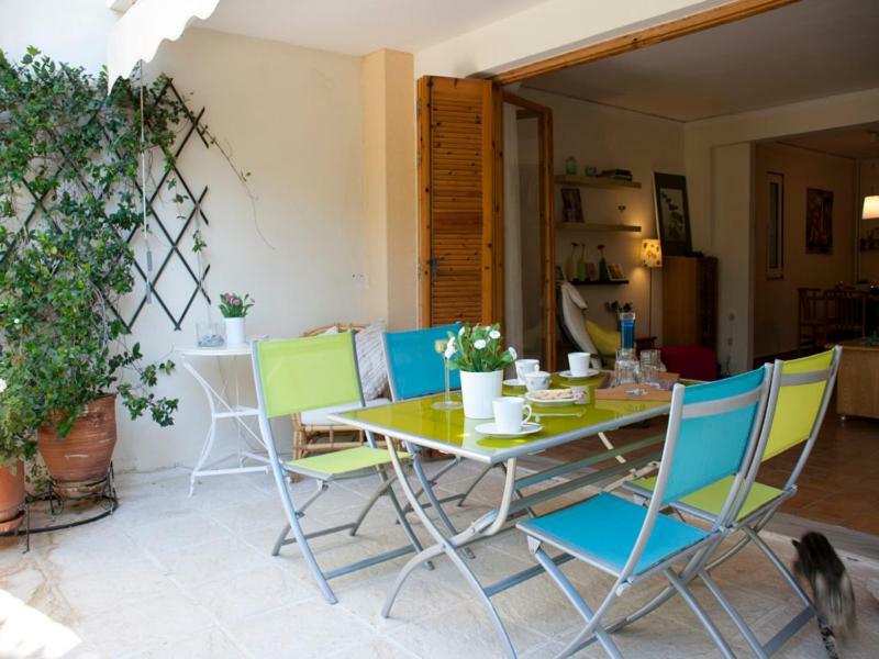 Comfortable Garden Apt Near Vouliagmeni Beach Athens Ngoại thất bức ảnh