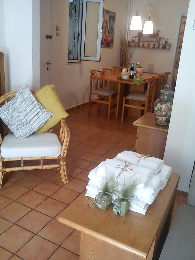 Comfortable Garden Apt Near Vouliagmeni Beach Athens Ngoại thất bức ảnh