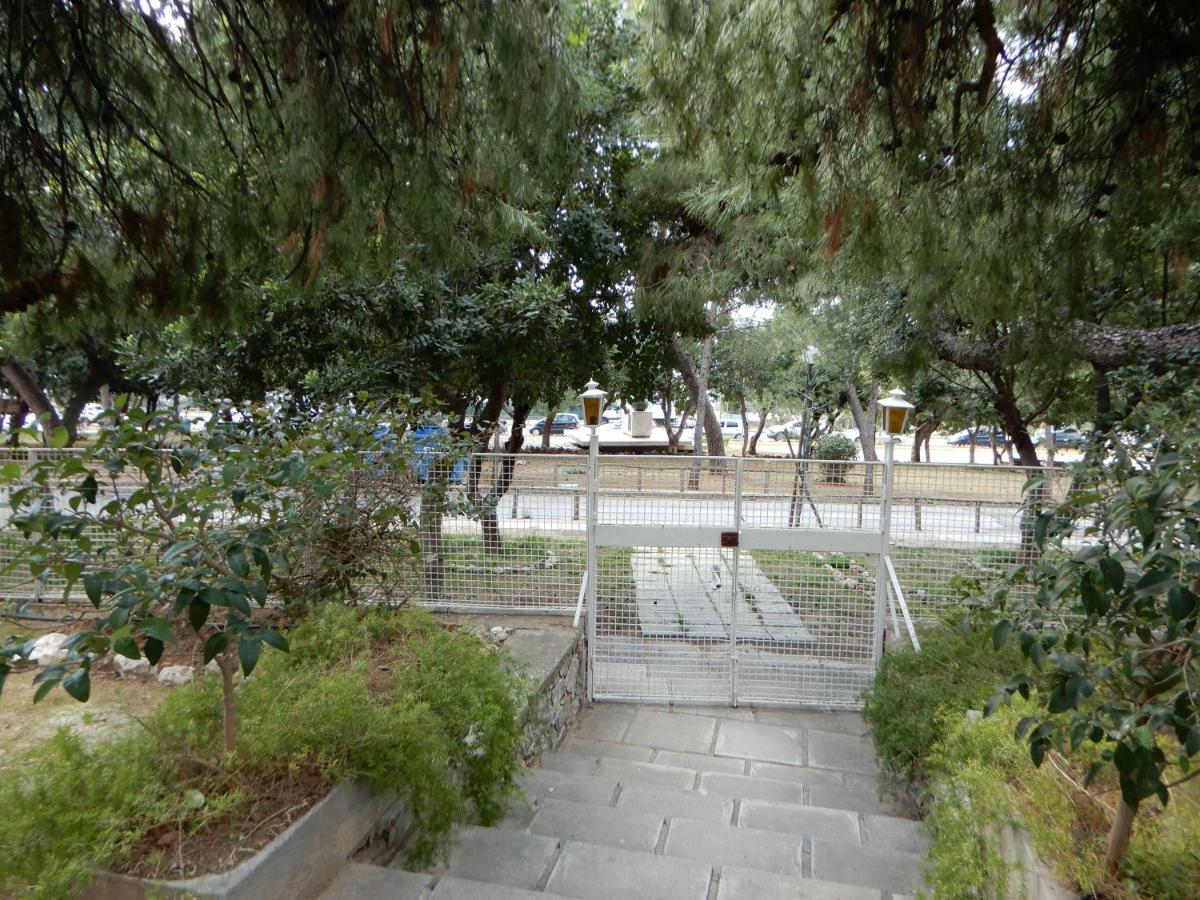 Comfortable Garden Apt Near Vouliagmeni Beach Athens Ngoại thất bức ảnh