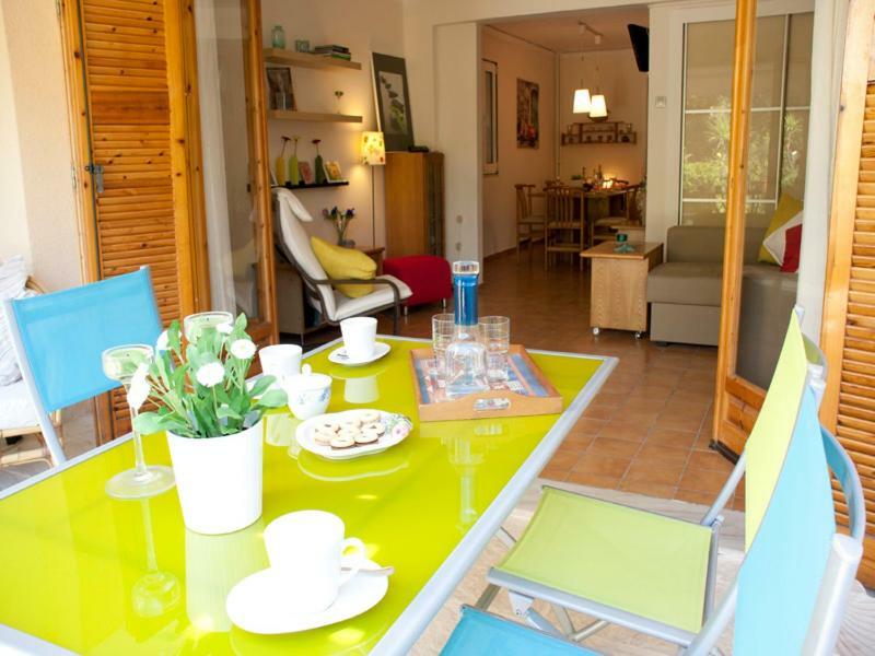 Comfortable Garden Apt Near Vouliagmeni Beach Athens Ngoại thất bức ảnh