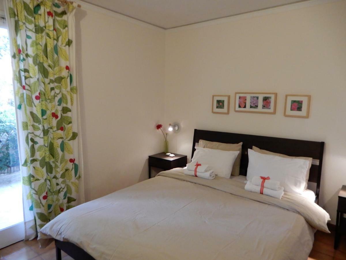 Comfortable Garden Apt Near Vouliagmeni Beach Athens Ngoại thất bức ảnh